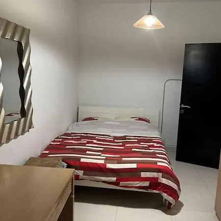Place For Grup And Family Flat